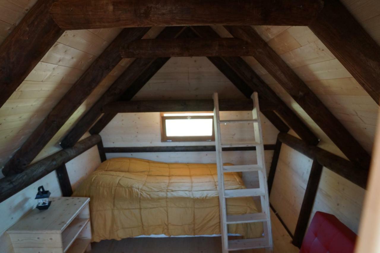 Ferme de la Corbette Bed and Breakfast Cluny Exteriör bild